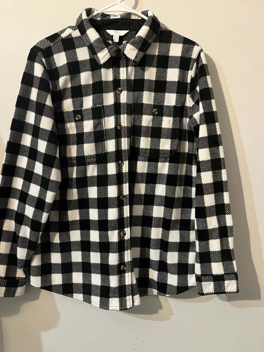 Time and Tru Black and White Plaid Polar Fleece Button Down Shacket 001-0029